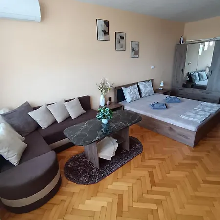 Apartment за гости меркурий